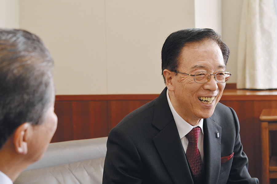 赤井学長は「失敗を経て学生は本当の大人になっていく」という。
