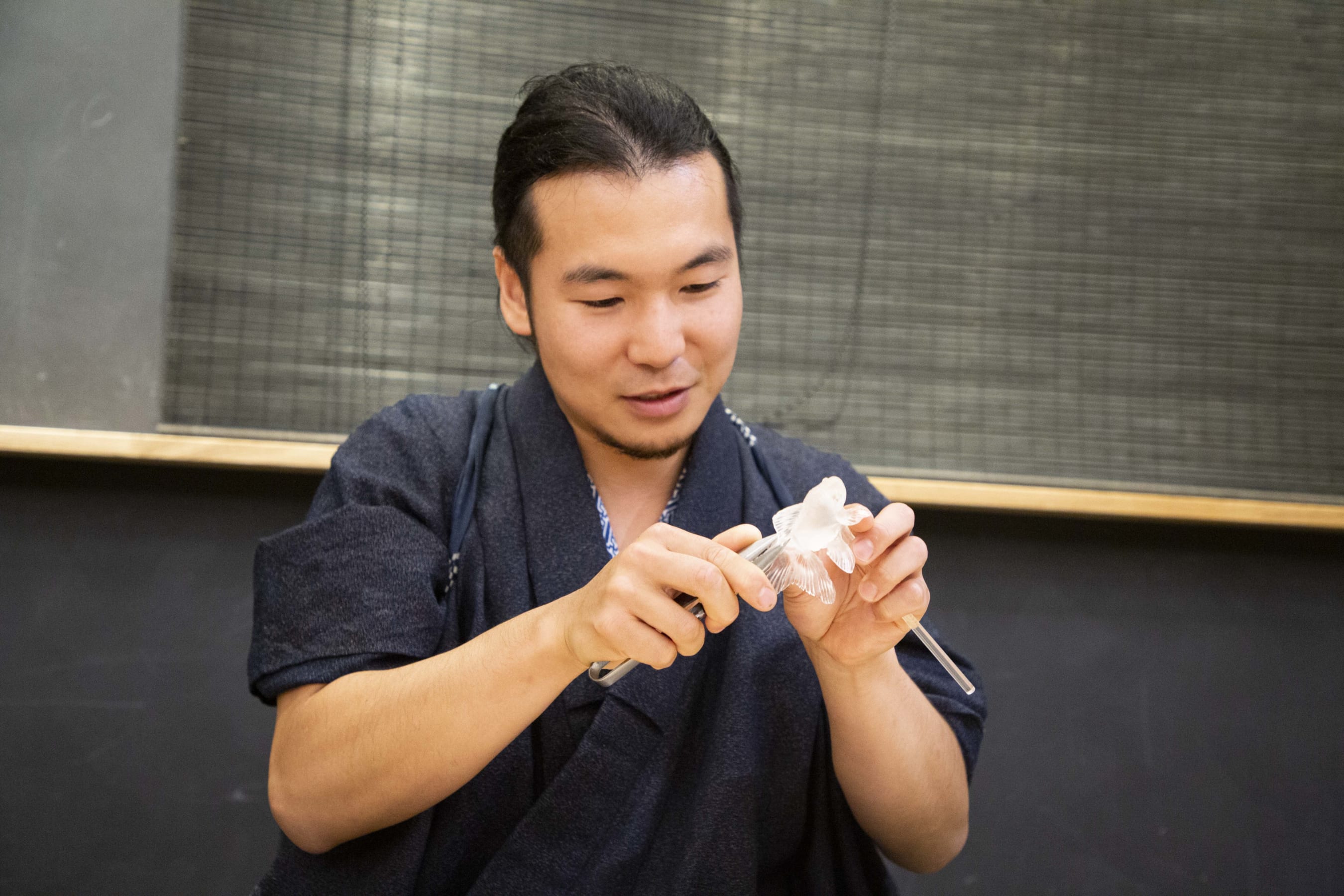 進化し続け伝統をつくる。飴細工界の革新児・手塚新理（前編